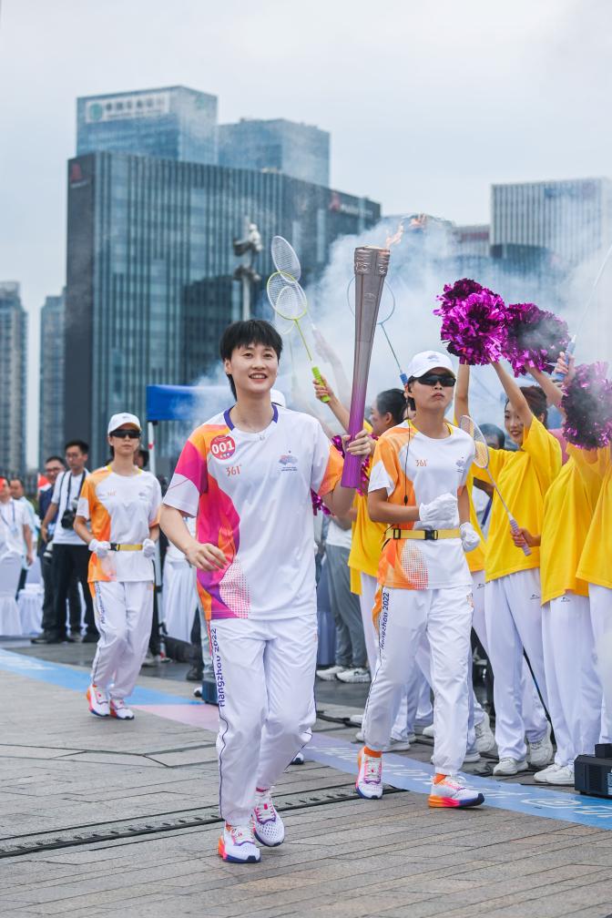 奔向同一个梦想——杭州亚运会火炬手期待新葡萄娱乐下载体育精神“闪耀时刻”
