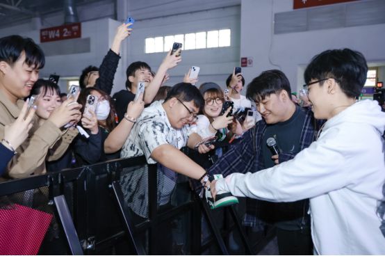 新葡萄娱乐下载电竞牵手漫展打通线上线下商业化的新尝试(图10)